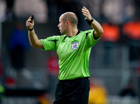 Martin Hansson, domare, tecken. Klocka, dator, Spintso
