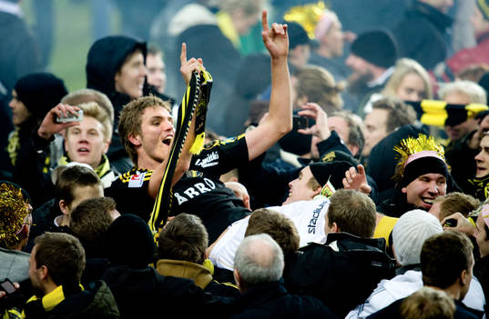 Jos Hooiveld, AIK. Svenska Mästare, SM-guld, pokal, jubel
