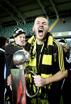 Daniel Öhrlund , AIK med Lennart Johanssons pokal