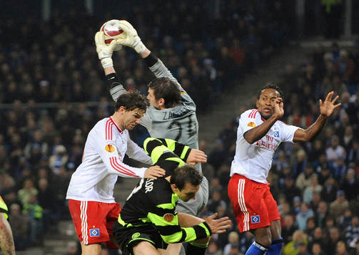Marcus Berg och Ze Roberto, Hamburg, närkamp