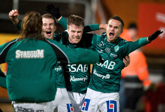 Johan Persson, Fredrik Jansson och Niklas Forslund jubel