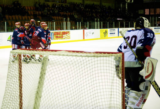 Tyringe, jubel och Kim Holmqvist, målvakt, Hässleholm,