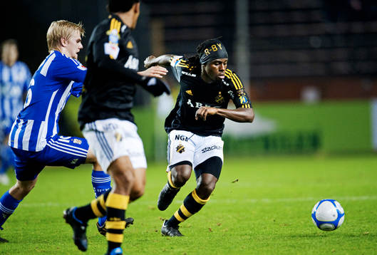 Martin Kayongo Mutumba, har kontroll på bollen