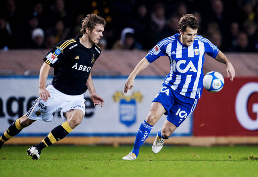 Jos Hooiveld, AIK, jagar Tobias Hysén, IFK Göteborg