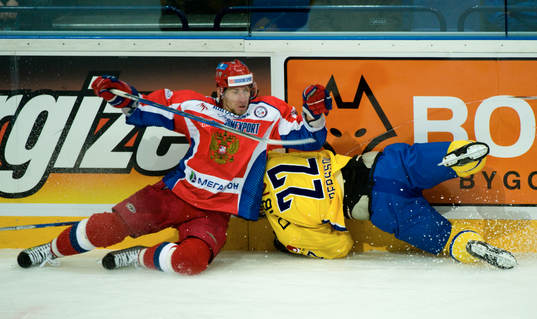 Vitaly Vishnevskiy, Ryssland tacklar Niklas Persson, Sverige