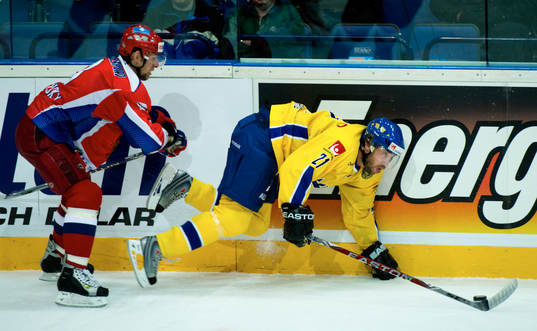 Vitaly Vishnevskiy, Ryssland tacklar Peter Forsberg, Sverige