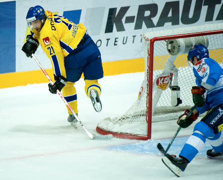 Peter Forsberg, Sverige försöker lägga in pucken bakom