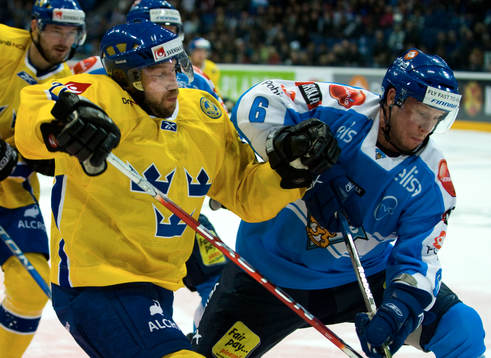Peter Forsberg, Sverige mot Ossi Väänänen, Finland