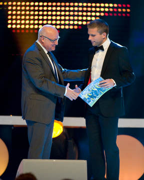 Anders Svensson fick pris av Lars-Åke Lagrell för att han