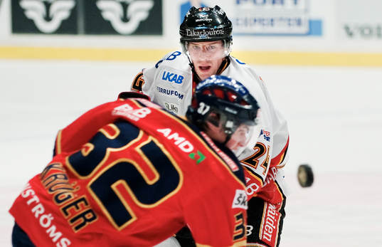 Marcus Krüger, Djurgården, och Cam Abbott, Luleå,