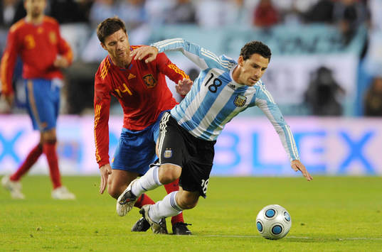 Maxi Rodriguez, Argentina och Xabi Alonso, Spanien