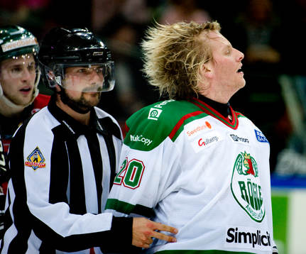 Mathias Månsson, skakar på håret, Rögle