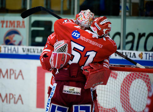 Magnus Åkerlund, Målvakt Timrå jubel med Anton Lander