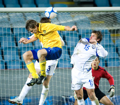 2-0, Jasmin Sudic nickar fram till målskytten Erton