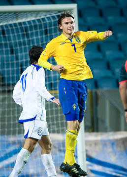 Albin Ekdal blev målskytt, här har han just nickat in