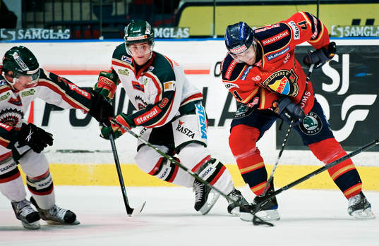 Marcus Nilson, Djurgården, vräker sig fram mot mål