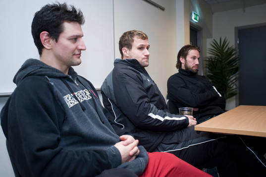 Markus Näslund och Peter Forsberg Dan Hinote
