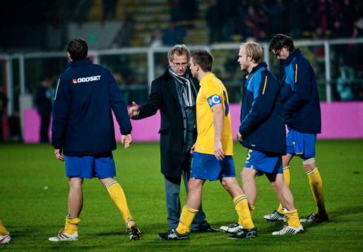 Erik Hamrén, förbundskapten Sverige tackar spelarna