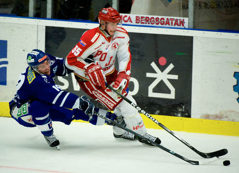 Niklas Karmhag, Troja mot Oscar Johansson, Sundsvall