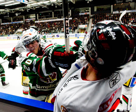 Mathias Månsson, Rögle och Peter Forsberg, Modo. Bråk,