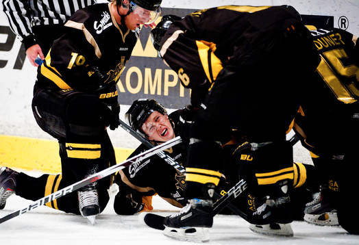 Andreas Dahlström, AIK ligger skadad, skada