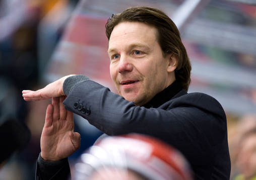 Charles Berglund, Tränare, begär timeout