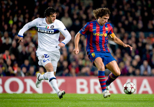 Carles Puyol, Barcelona och Diego Milito, Inter