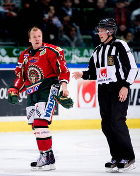 Niklas Andersson, Frölunda,  har varit stygg och blir