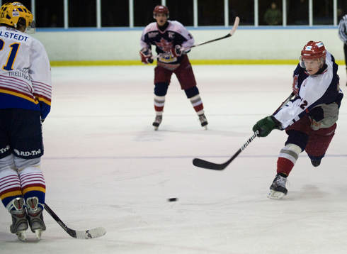 Marcus Nilsson skjuter, Johan Sehlstedt, Värnamo (21)