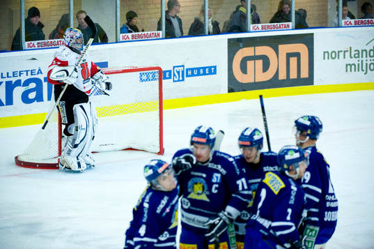 Mark Owuya, Målvakt Örebro depp