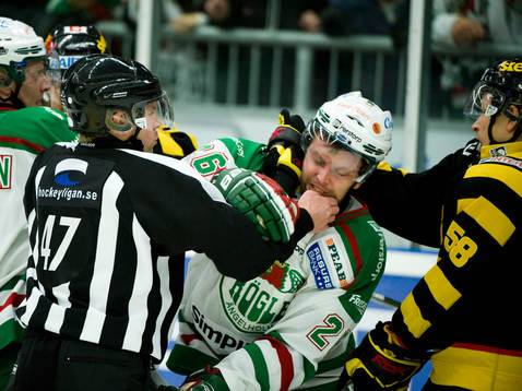 Domare försöker dela på Jakob Johansson, Rögle och Jyri