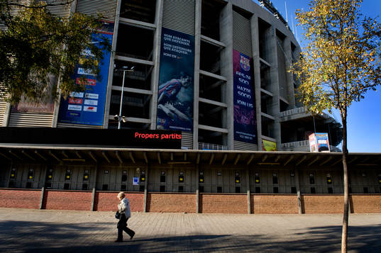 Camp Nou. Exteriör. Biljettluckor utanför arenan. Arena,
