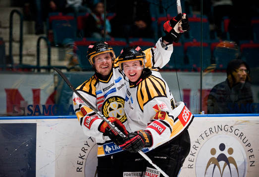 Eero Somervuori och Emil Sandin, Brynäs, jubel tillsammans