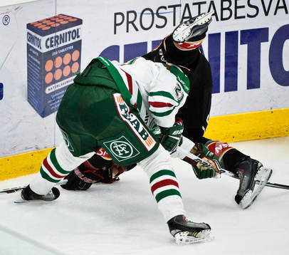 Johan Alcén, Rögle. Tackling, fall
