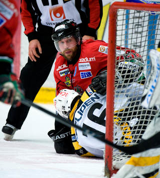 Peter Forsberg, Modo trycker ner Ivan Majesky, Skellefteå