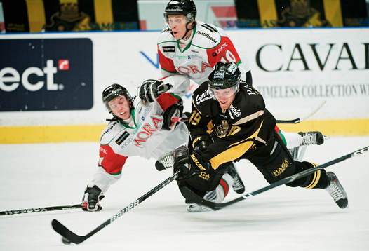 Tobias Ericsson, AIK, slänger sig