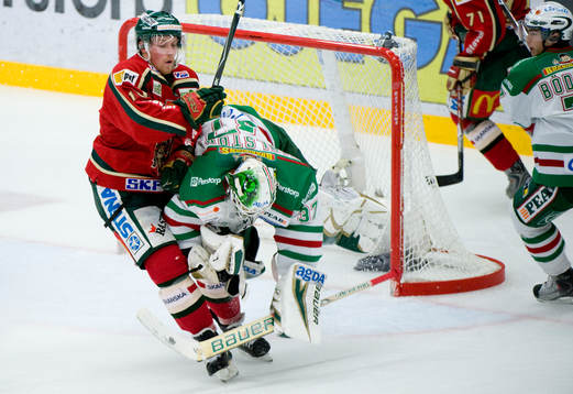 Joakim Andersson, Frölunda kör in i Christopher Nilstorp,