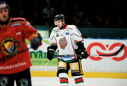 Markus Näslund, Modo