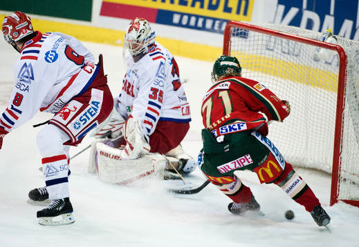 Tomi Kallio, Frölunda, missar öppet mål