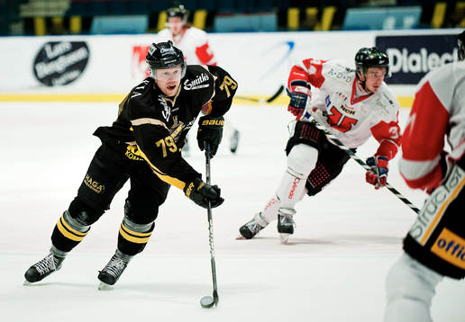 Henrik Eriksson, AIK, i ett anfall