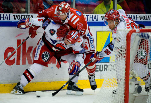 Niklas Anger, Timrå hänger över Lukas Kilström,
