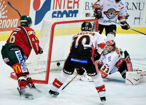 Mathis Olimb, Frölunda,  avgör i Sudden. Mattias Modig,