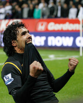 Carlos Tevez, glädje, jubel över tredje målet för