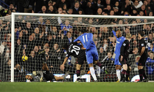 Didier Drogba gör tredje målet för Chelsea