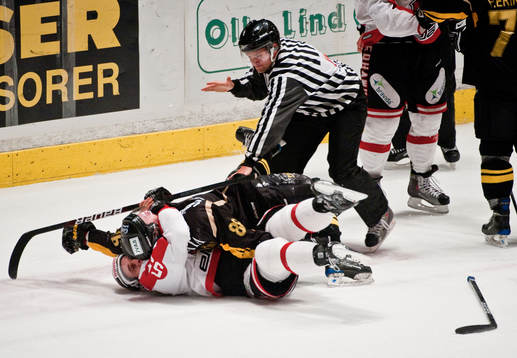 Teemu Kesä, Malmö Redhawks håller strypgrepp om Oscar