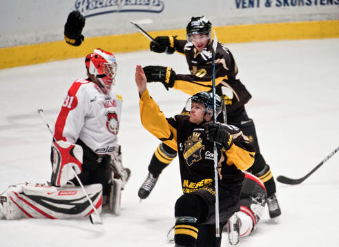 Patrik Bengtsson, AIK  (Jubel)