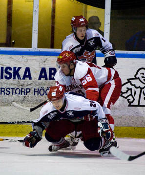 Robin Lindahl, Limhamn trycker ner Alexander Samevik,