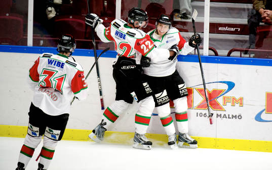 Jens Jakobs, Mora gör 0-2. Jubel