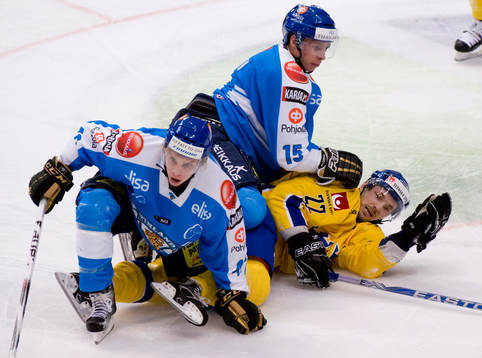Niklas Persson, Sverige blir nertryckt av Juha-Pekka