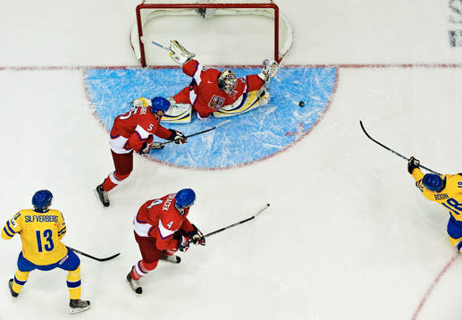 Anton Rödin, Sverige, skjuter in 0-2 bakom Jakub Sedlacek,